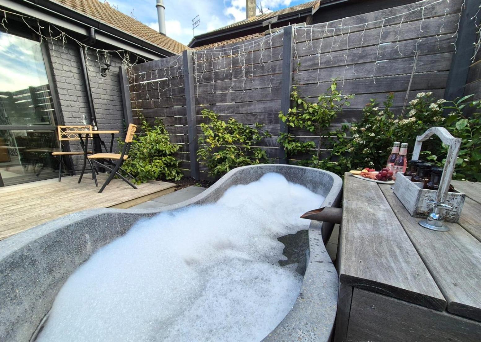 Stagford Retreat Apartment - Taupo Luaran gambar